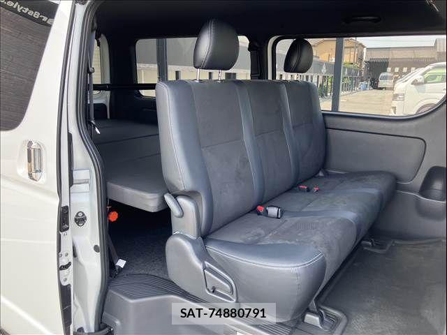 Toyota HIACE VAN 2024-07 8354609-7
