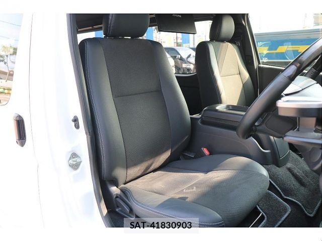 Toyota HIACE VAN 2023-01 8354606-11