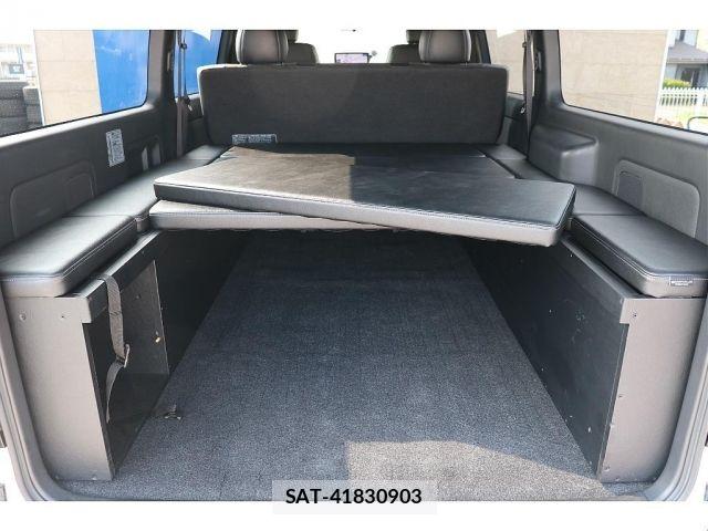 Toyota HIACE VAN 2023-01 8354606-17