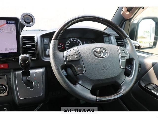 Toyota HIACE VAN 2023-01 8354606-4