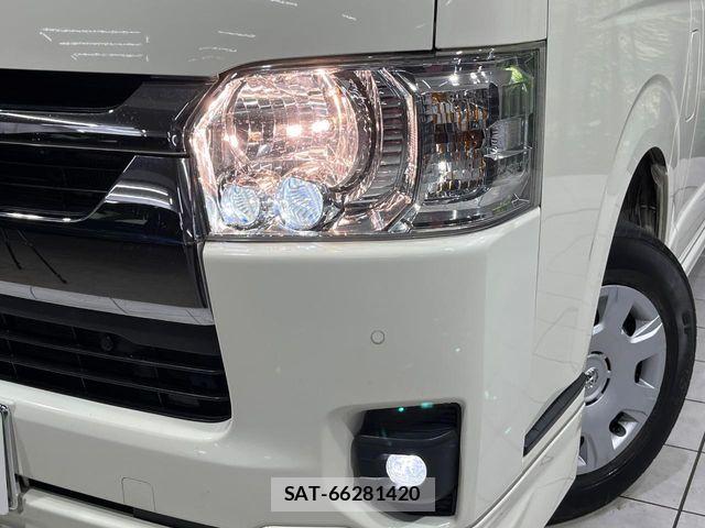 Toyota HIACE VAN 2022-05 8354610-12