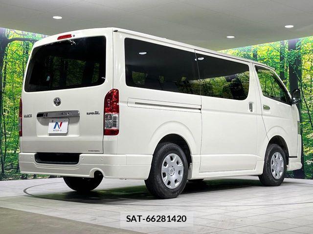 Toyota HIACE VAN 2022-05 8354610-17