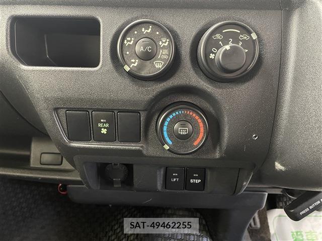 Toyota HIACE VAN 2020-01 8354611-21