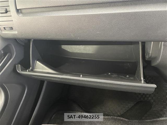 Toyota HIACE VAN 2020-01 8354611-28