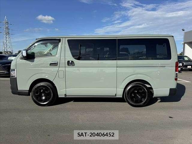 Toyota HIACE VAN 2026-04 8366171-10