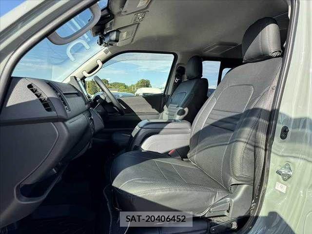 Toyota HIACE VAN 2026-04 8366171-16