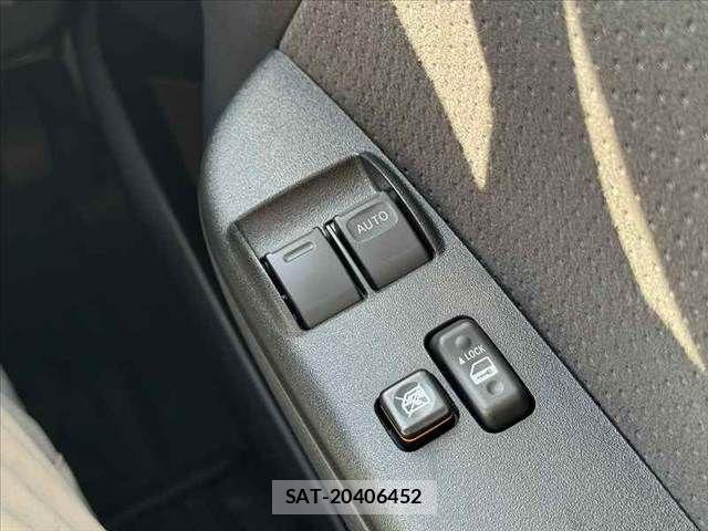 Toyota HIACE VAN 2026-04 8366171-24