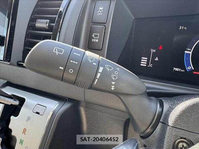 Toyota HIACE VAN 2026-04 8366171-27