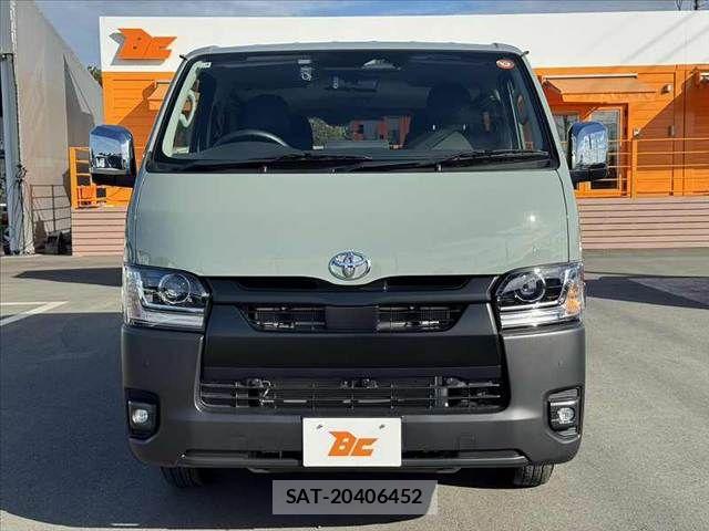 Toyota HIACE VAN 2026-04 8366171-8