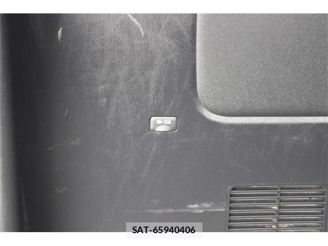 Toyota HIACE VAN 2023-03 8366180-11