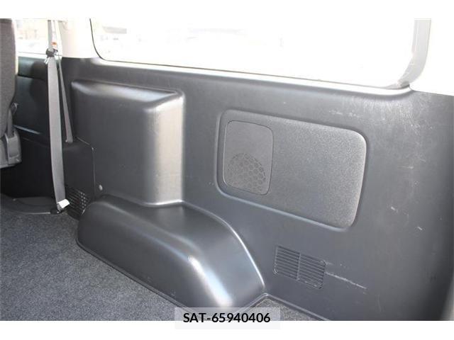 Toyota HIACE VAN 2023-03 8366180-12