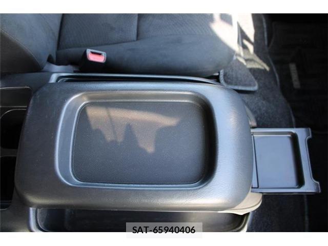Toyota HIACE VAN 2023-03 8366180-28