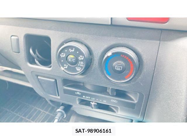 Toyota HIACE VAN 2013-07 8366185-13