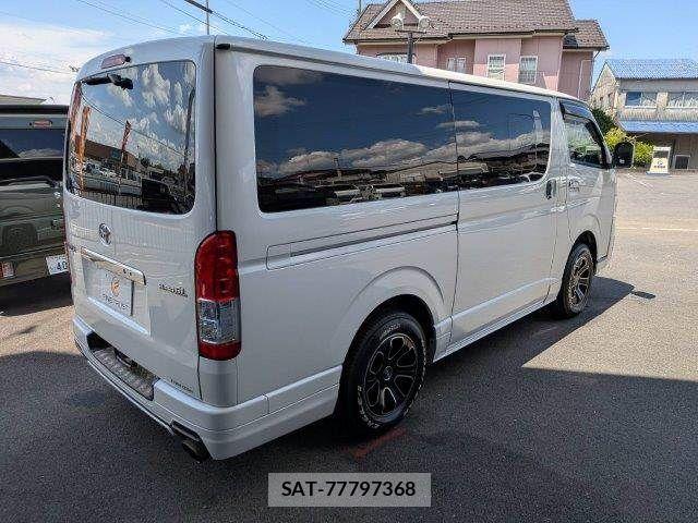 Toyota HIACE VAN 2019-07 8366178-18