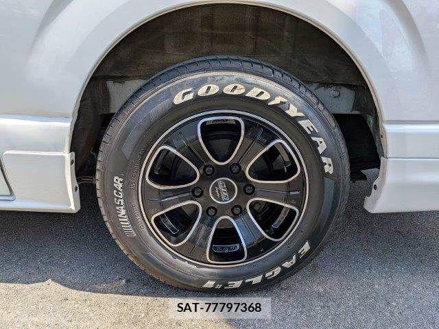 Toyota HIACE VAN 2019-07 8366178-29