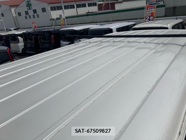 Toyota HIACE VAN 2018-01 8366183-11