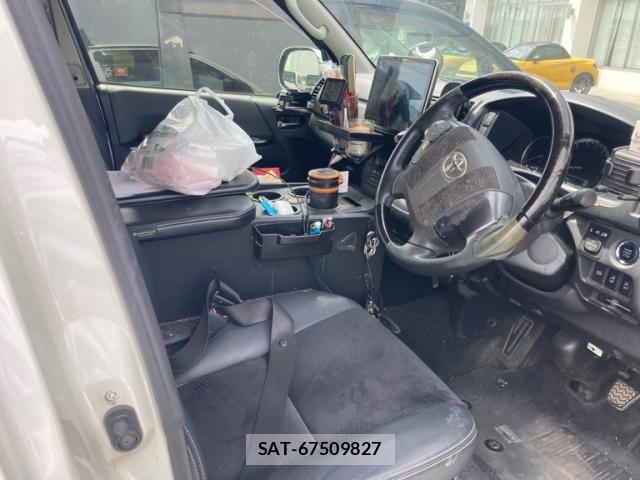 Toyota HIACE VAN 2018-01 8366183-14