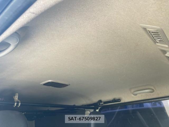 Toyota HIACE VAN 2018-01 8366183-17