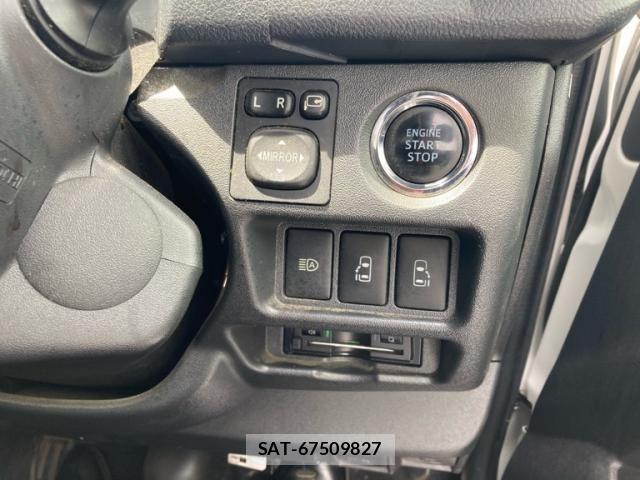 Toyota HIACE VAN 2018-01 8366183-25