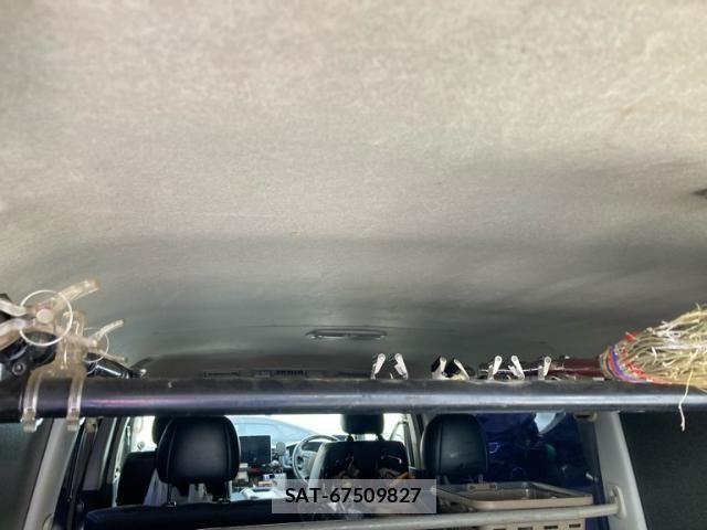 Toyota HIACE VAN 2018-01 8366183-6