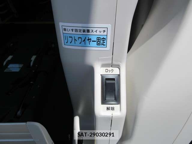 Toyota HIACE VAN 2026-07 8366169-14