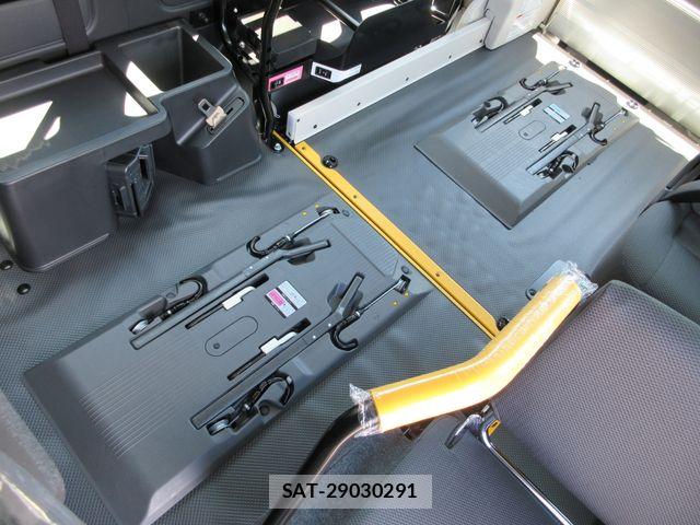 Toyota HIACE VAN 2026-07 8366169-18