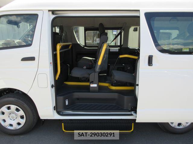 Toyota HIACE VAN 2026-07 8366169-19