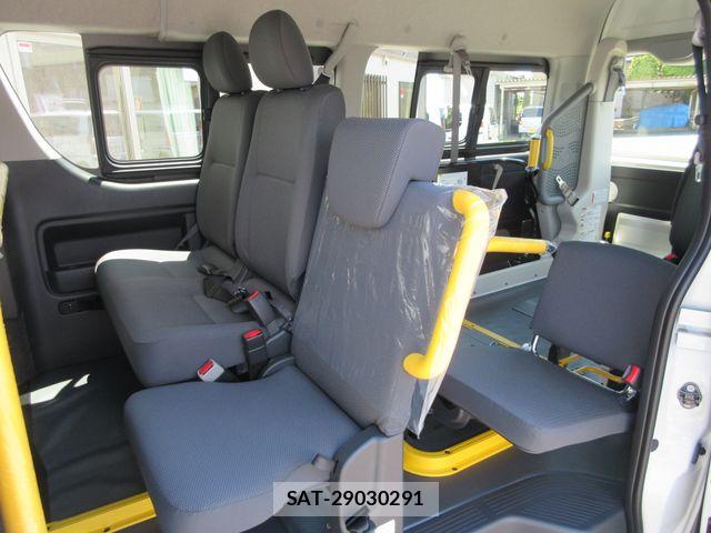 Toyota HIACE VAN 2026-07 8366169-21
