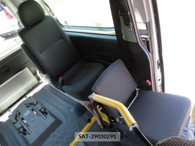 Toyota HIACE VAN 2026-07 8366169-23