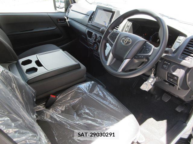 Toyota HIACE VAN 2026-07 8366169-24