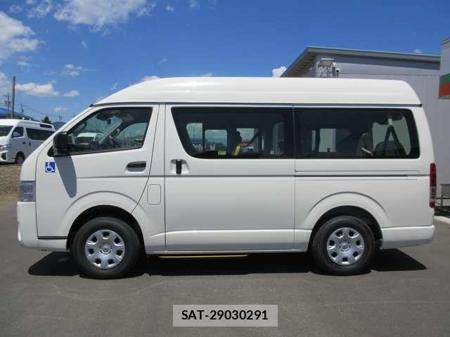 Toyota HIACE VAN 2026-07 8366169-7