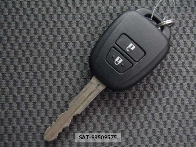 Toyota HIACE VAN 2025-11 8366175-9