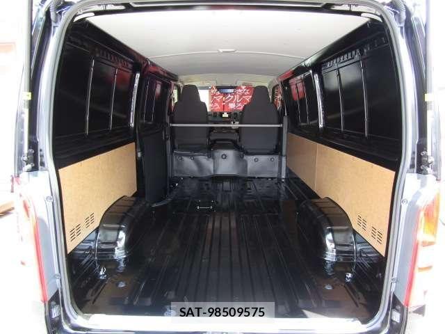 Toyota HIACE VAN 2025-11 8366175-10
