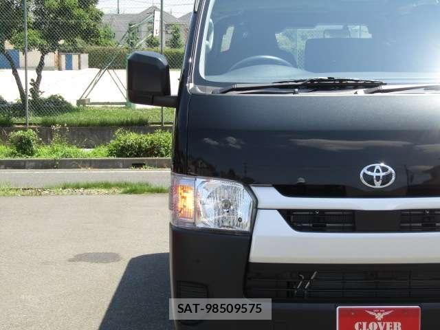 Toyota HIACE VAN 2025-11 8366175-23