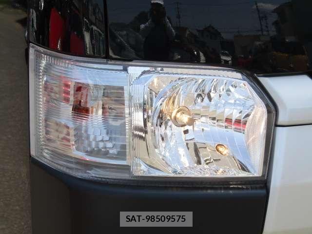 Toyota HIACE VAN 2025-11 8366175-24