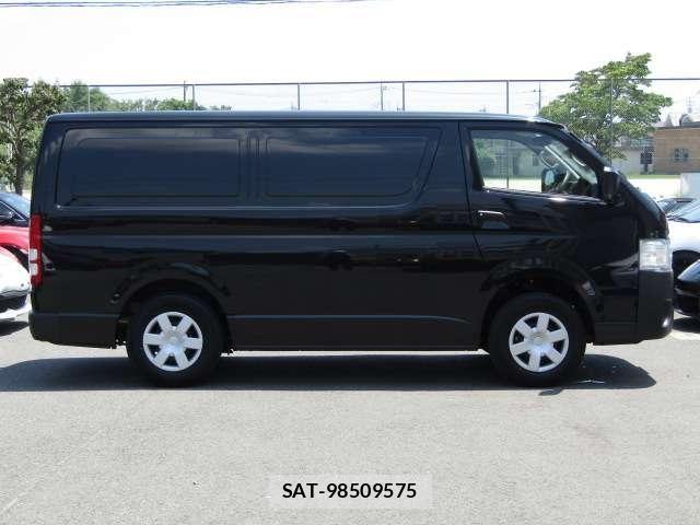 Toyota HIACE VAN 2025-11 8366175-25