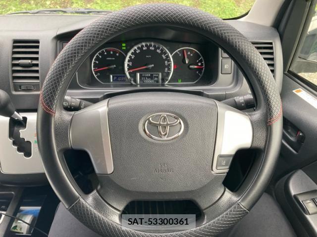 Toyota HIACE VAN 2019-06 8366181-11