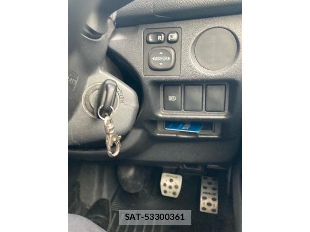 Toyota HIACE VAN 2019-06 8366181-14