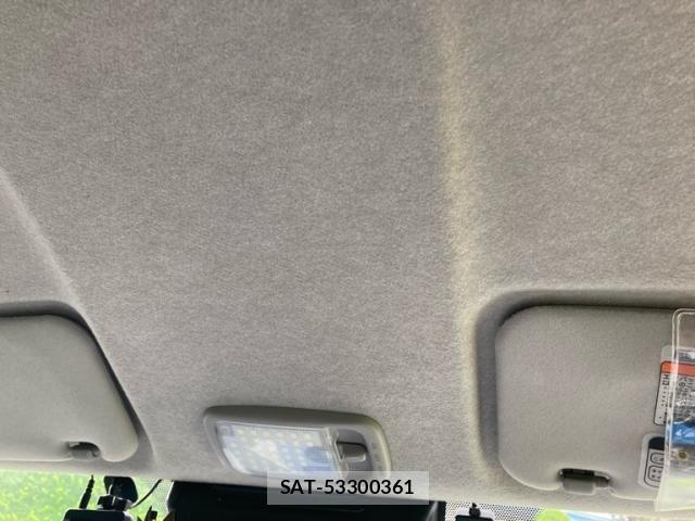 Toyota HIACE VAN 2019-06 8366181-20