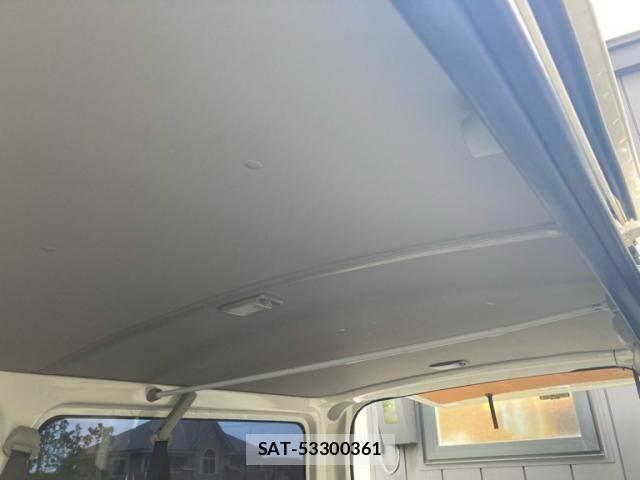 Toyota HIACE VAN 2019-06 8366181-26