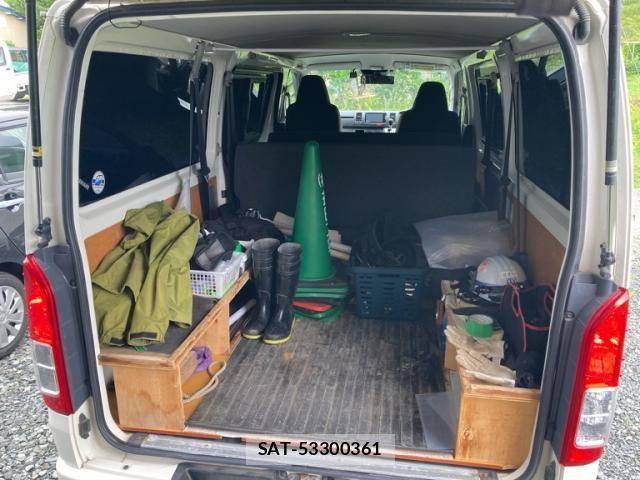 Toyota HIACE VAN 2019-06 8366181-27