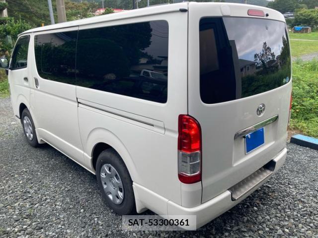 Toyota HIACE VAN 2019-06 8366181-2