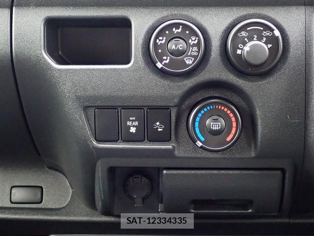 Toyota HIACE VAN 2021-06 8371713-12
