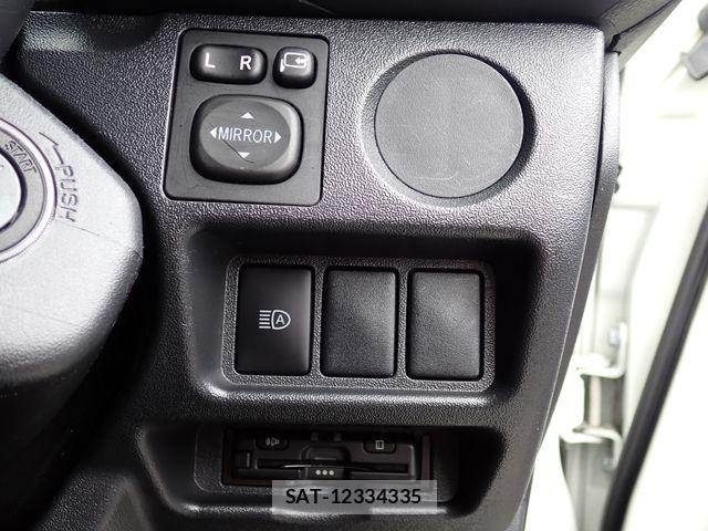 Toyota HIACE VAN 2021-06 8371713-14