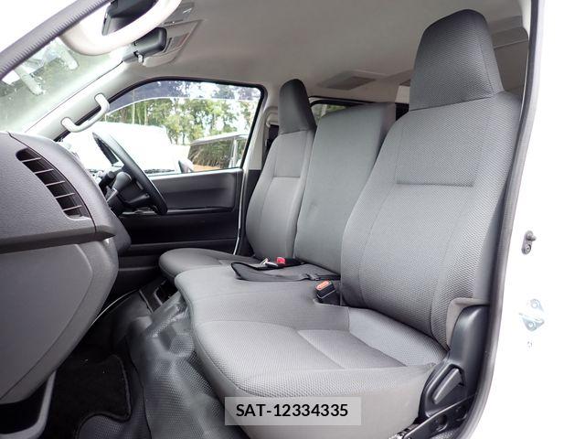 Toyota HIACE VAN 2021-06 8371713-21