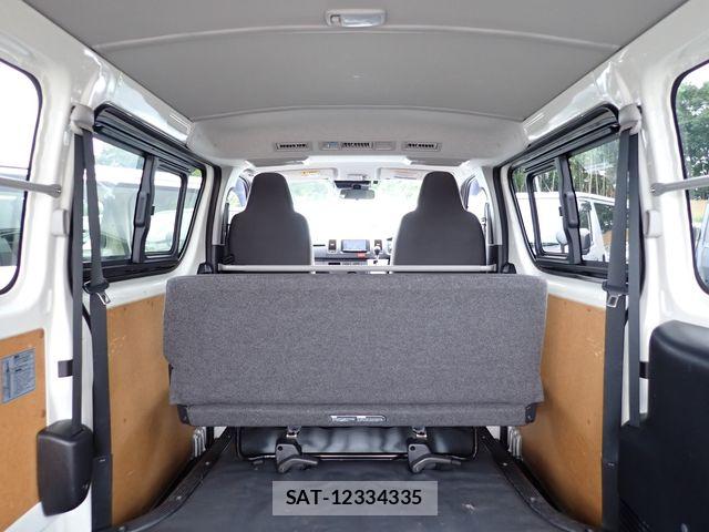 Toyota HIACE VAN 2021-06 8371713-24