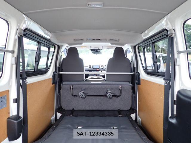Toyota HIACE VAN 2021-06 8371713-25