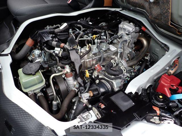 Toyota HIACE VAN 2021-06 8371713-29