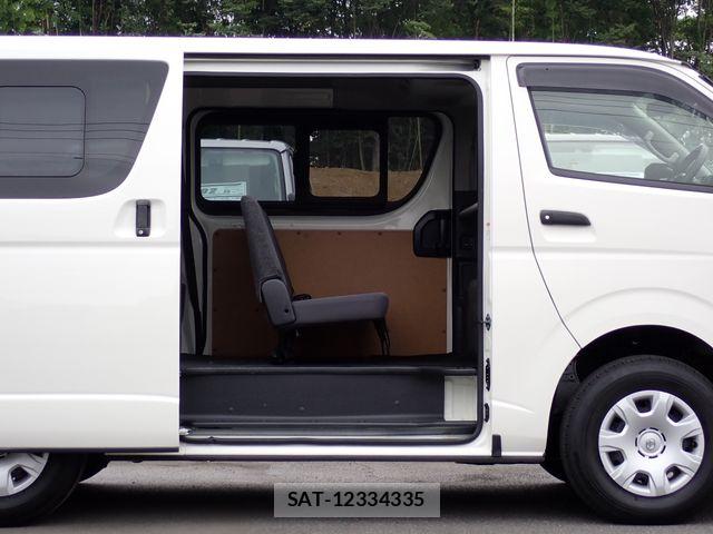Toyota HIACE VAN 2021-06 8371713-5