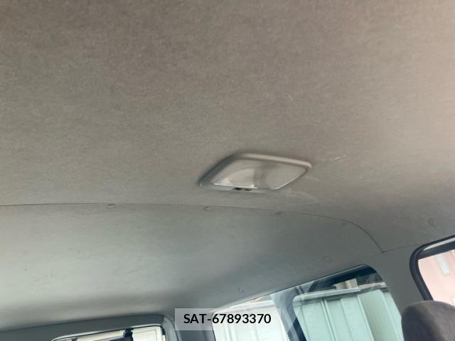 Toyota HIACE VAN 2004-10 8412727-17